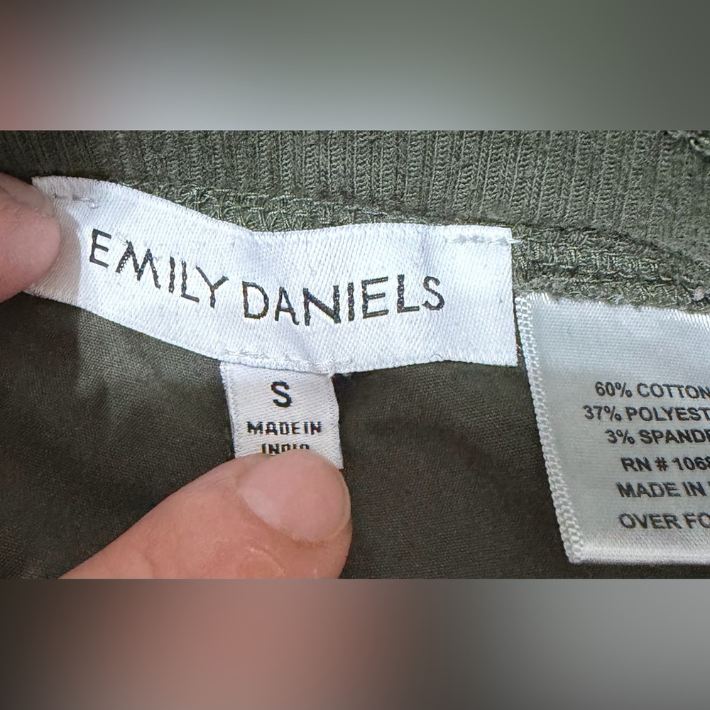 Emily Daniels Relaxed Olive Cargo Capris - Women Pants Size Small - Picture 4 of 8